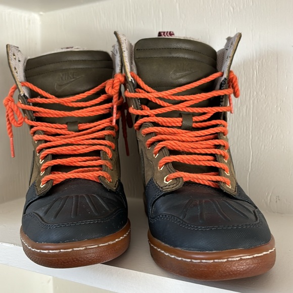 Nike Dunk Sky Hi Sneakers Hidden Wedge Heel H2O Repel Loden/Black Size 6.5 - Picture 3 of 10